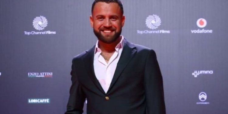 Luiz Ejlli me një mesazh për mbështetësit e tij: Faleminderit që ekzistoni, jeni forca ime