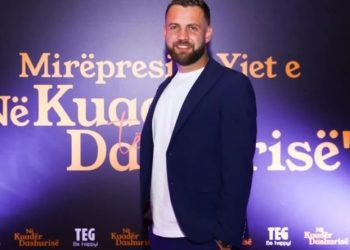 Para premierës në Korçë, Luizi shpreh emocionet: I jam mirënjohës atyre që më ndryshuan jetën…