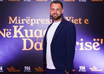 Regjisori i NKTD flet i habitur: “Më kanë akuzuar se po i prish familjen Luizit”