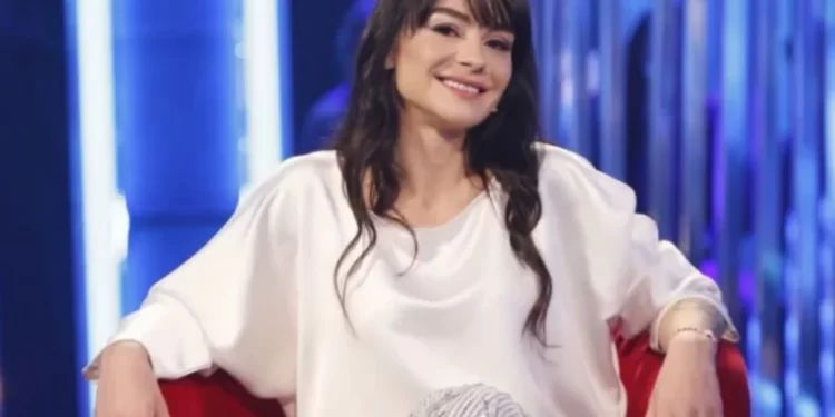 A do të jetë Zhaklin opinionistja e përhershme krah Kiarës në “Fan Club”?