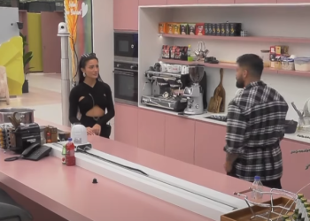 Alba i propozon Azemit të bëhet vëllai i saj