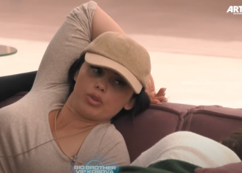 Harroi që ishte para kamerave, ky pozicion i Linda Halimit bëhet viral