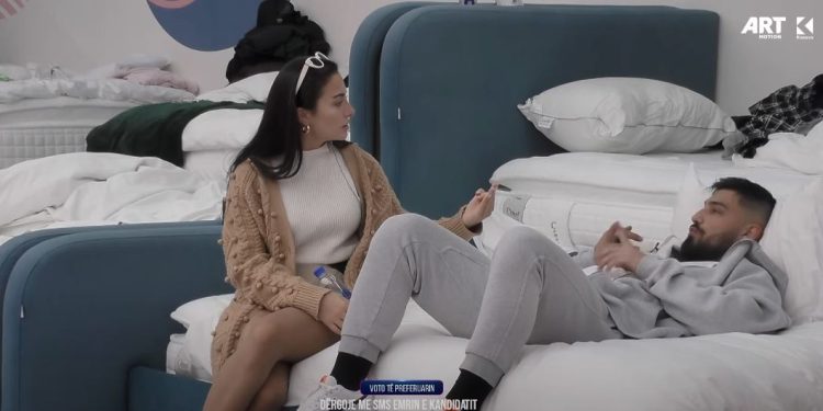 ‘Je besëprerë’ / Alba shpërthen ndaj Azemit