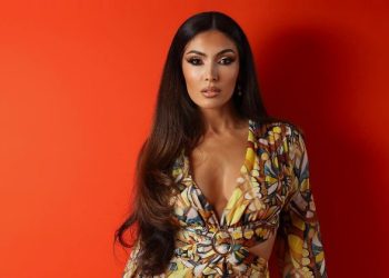 Nora Istrefi na prezanton me vëllaun e saj , ngjajkan?