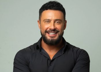 Robert Berisha nuk përmbahet, publikon momente intime me të dashurën