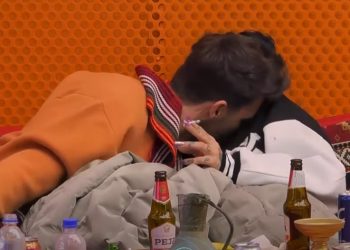 Lumbardhi e puth Albyn / … sikur e kam gjetur dashurinë përsëri