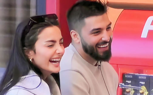 Alba ia shpreh pëlqimin Azemit, më në fund ndodh puthja e parë