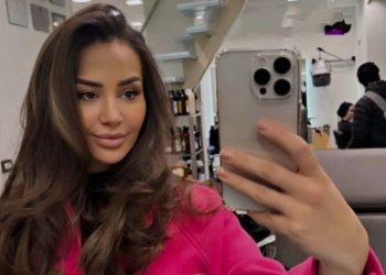 “Nuk duhet ti presësh flokët kur je shtatzënë”- Ja si i reagoi Kiara Tito komentit të ndjekëses