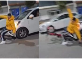 Kozakun e “fluturojnë” në ajër teksa po ecte me biçikletë, publikohet video që po bën xhiron e rrjetit