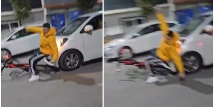 Kozakun e “fluturojnë” në ajër teksa po ecte me biçikletë, publikohet video që po bën xhiron e rrjetit