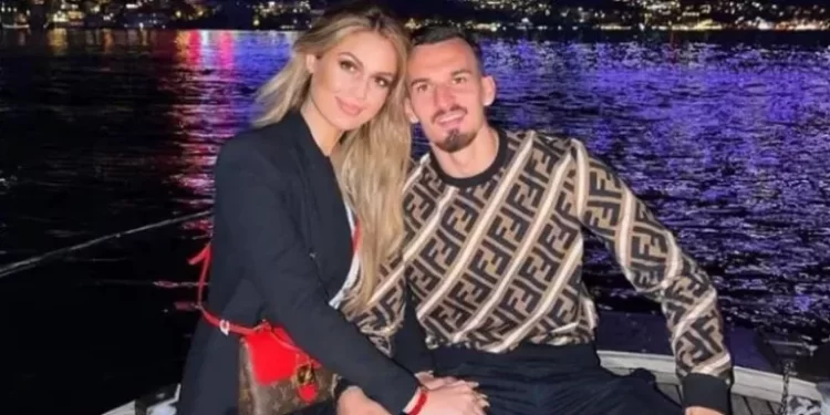 Flet shoqja e Vesës: Jam ndier e obliguar të dal dhe ta tregoj të vërtetën