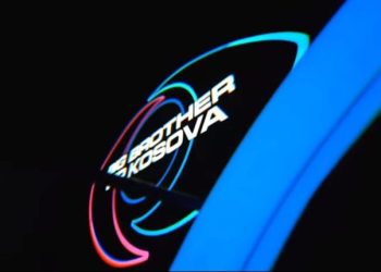 Ndodh puthja e parë në buzë në “Big Brother VIP Kosova”