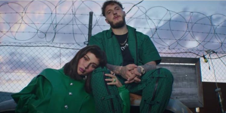 Mozzik reagon pas aludimeve se i dedikoi këngë Loredanës dhe sqaron raportin me të