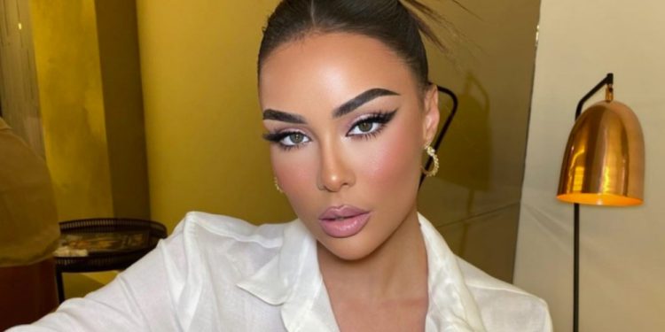 “1 muaj me ty…”, Xhensila Myrtezaj publikon momentet e bukura me djalin e saj!