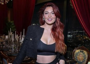 Vesa publikon foto të makinës super luksoze