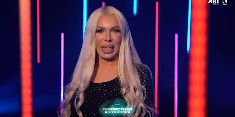 Askush nuk e vërejti që Edonës i doli gjoksi në ‘Prime’, por sapo u publikuan pamjen ‘shokuese’