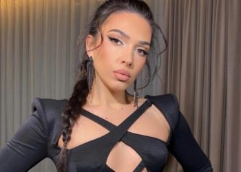 Kjo ështa ajo çka po bënë Jonida para se të filloj spektakli