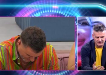 Bledi i jep një informacion nga jashtë Bucit