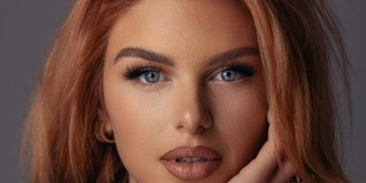 Leartës nuk ia ka ngjyrosur mirë flokët kunata,shikoni në çfarë gjendje i janë bërë