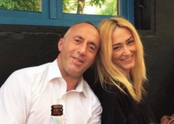 Anita një grua e nënë e përkushtuar, pak orë para ‘Prime’ gjen kohë për të gatuar për familjen