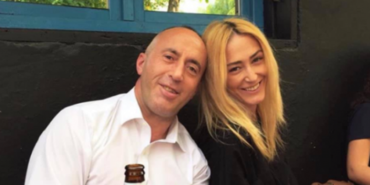 Anita një grua e nënë e përkushtuar, pak orë para ‘Prime’ gjen kohë për të gatuar për familjen