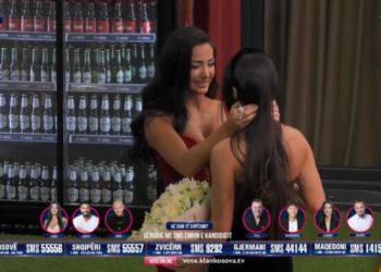 “O vdeksha për ty”, motra i vjen në shtëpi Albes, kaq të njejta qenkan