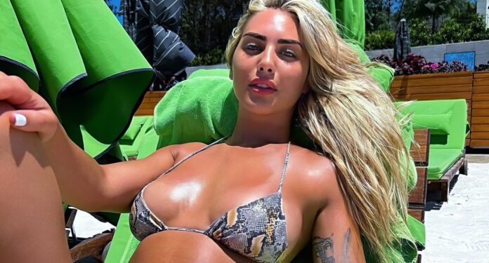 Babi dukej si djalë i ri por a mund te besoni se kjo është nëna e Lauretes