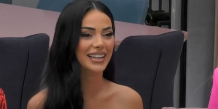  “Doktorët menduan se kam sëmundjen e keqe”, Kader tregon pse ndaloi të merret me modelizëm.