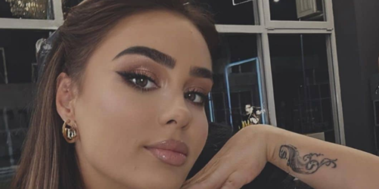 Xhensila shfaqet në krahët e mashkullit shumë të njohur, Besi do të çmendet nga xhelozia