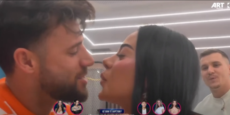 Lumbardhi dhe Kaderi puthen në mënyrë unike përmes një cope shpagete