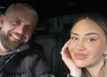 Kiara publikon foto duke prekur te pasmet, Luizi nuk përmbahet, i bën kritika publikisht