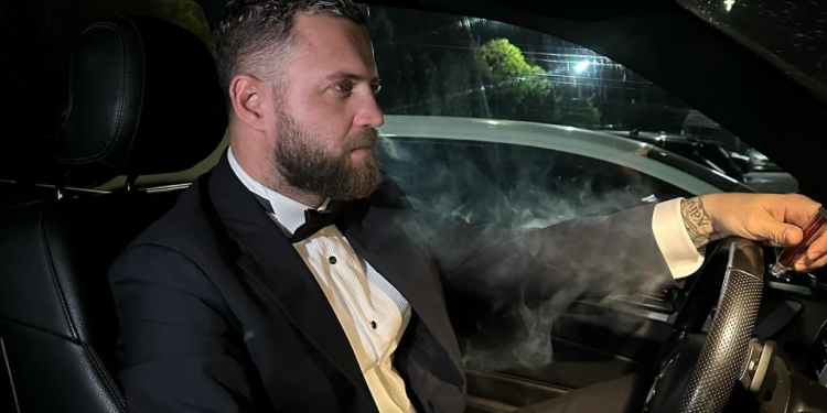 “Jam në polici për të denoncuar…”, Luiz Ejllit ka një problem