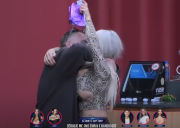 E papritur! “Puthen” Edona dhe Buci