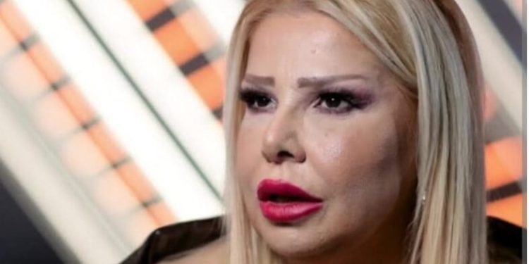 Nuk do ta besoni se si dukej astrologia Meri Shehu para operacioneve plastike