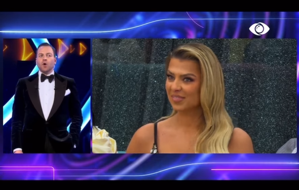 Rike Roci yll! Njihuni pak me motrёn e nёnёn e saj