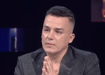 Nuk do i besoni syve, por kjo bukuroshe i ka vjedhur zemrёn Albi Nakos