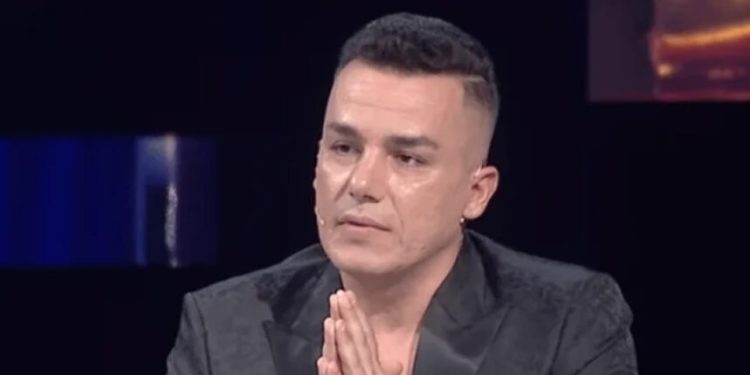 Nuk do i besoni syve, por kjo bukuroshe i ka vjedhur zemrёn Albi Nakos