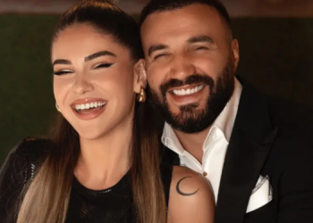 Sarah publikon momente të lumtura në krahët e Pm