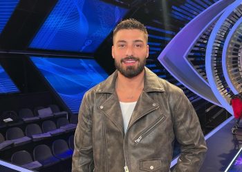 Azemi shfaqet në shoqëri të këngëtares së njohur kosovare