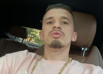 E turpshme/ Kozaku fyen rëndë Adem Jasharin: Si Azem, si Adem një m*t…