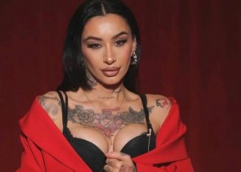 Alby nxjerr video tejet intime nga puna e mëhershme