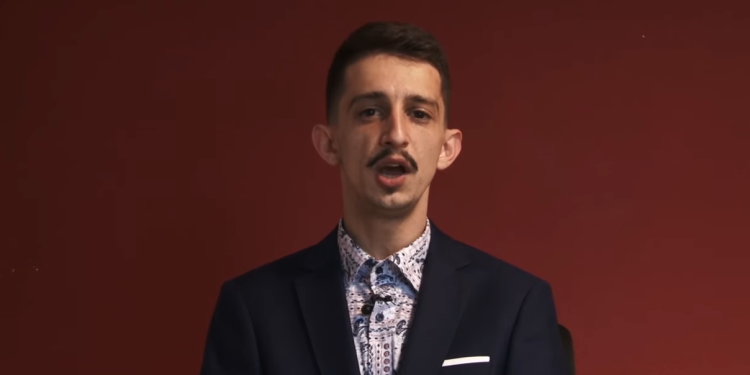 Gani Gërmia sfidon produksionin, jo në Prime por i pret fansat në TikTok fiks në 21:00