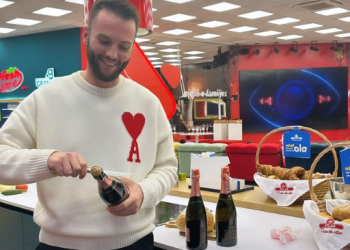 Pas Arbanes reagon edhe Eduarti / Ja ꞔfarё ju tha ai motrave Hoxha