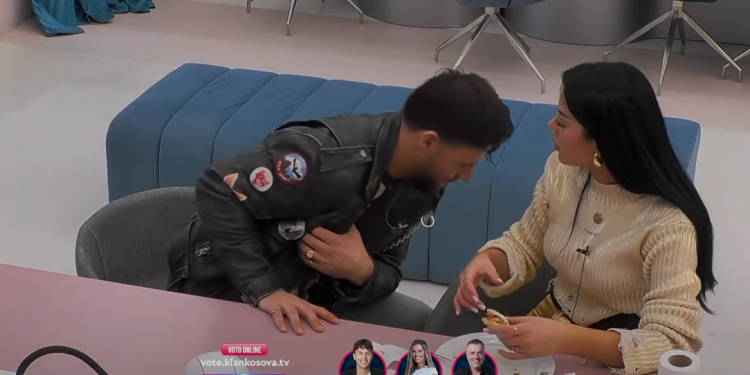 Çka ndodhi? Lumbardhi ndien shtrëngime në gjoks (VIDEO)