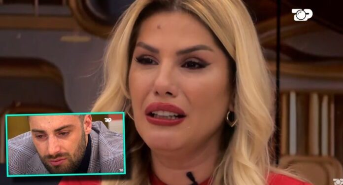 Një “njerkë” si Meritoni, përlotet teksa Ilnisa merr telefonatë nga vajza e saj