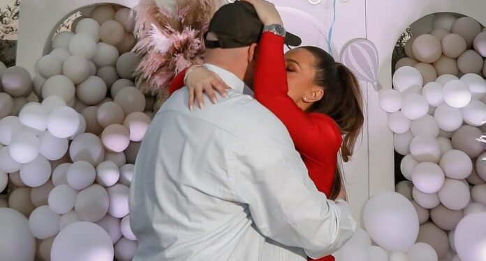 Bashkëshorti nuk i’a plotëson këtë dëshirë Oltes as në ditën më të lumtur të tyre