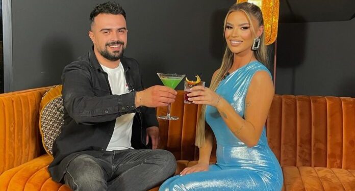 Santiana merr propozim për fejesë nga i dashuri?