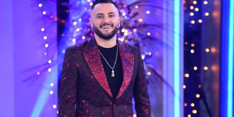 Festuan edhe “Shën Valentinin” bashkë, Bes Kallaku na prezanton me dashurinë e tij!