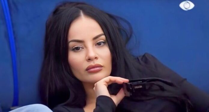 Sara zbulon historinë prekëse të jetës së saj: I lutem Zotit të jetoj me vjehrrin dhe vjehrrën dhe t’i shërbej