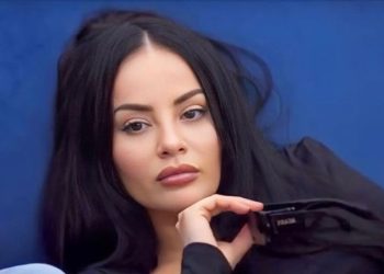 Nuk do ta njihni/ Publikohen fotot e Sarës së BBV para operacioneve